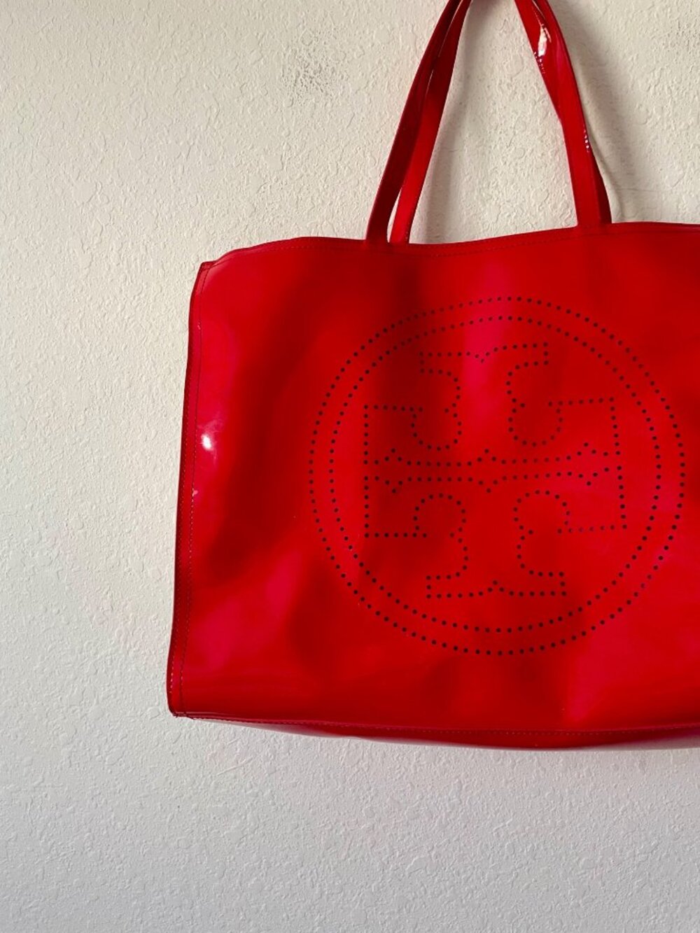 Tory Burch Ella Red Patent Leather Canvas Monogram Large Bag Tote Gold - Picture 4 of 16